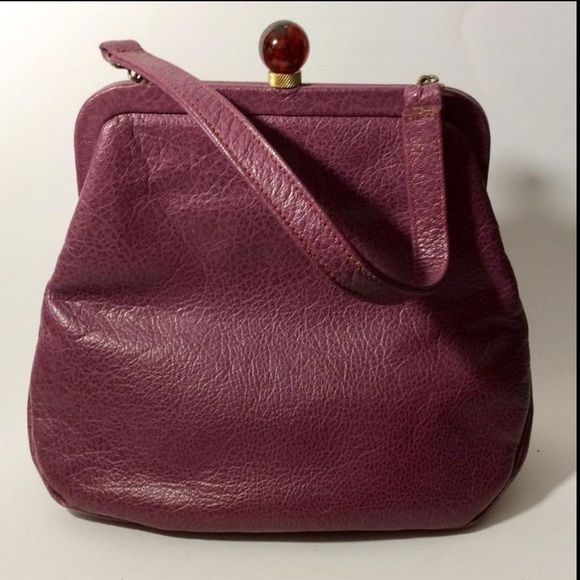 Meet your posher, Monica🌿 - Picture 6 of 15